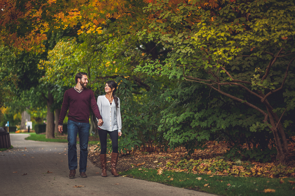 01 engagement in the park - Cassie + Jason >< Engagement Session at Cantigny Park