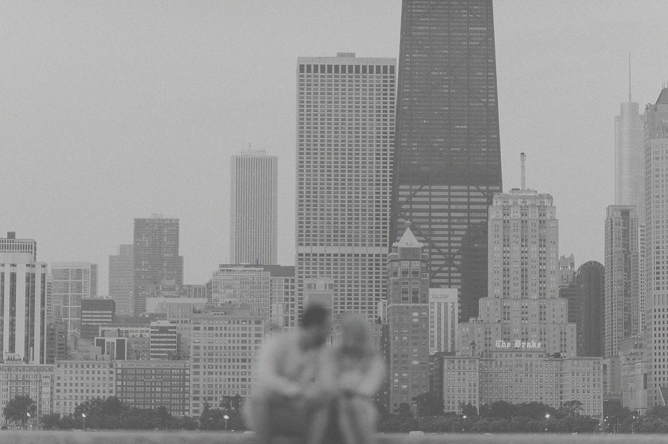 03 black and white of chicago - Engagement Photos in Chicago // Kelly + Mike