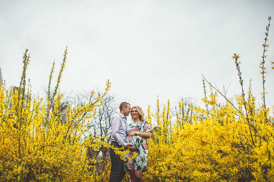 08 couple with flowers at olive park in chicago - Colleen + Chris // Creative Couples Photography