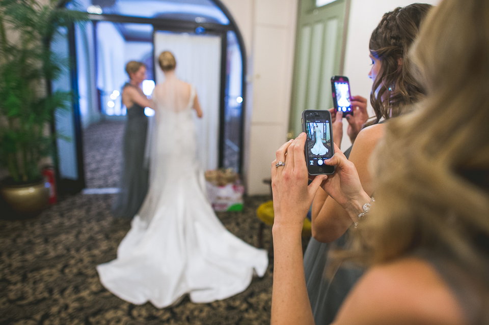 25 photo of phones of bride - Chicago Wedding Photographers // Jessica + Glenn