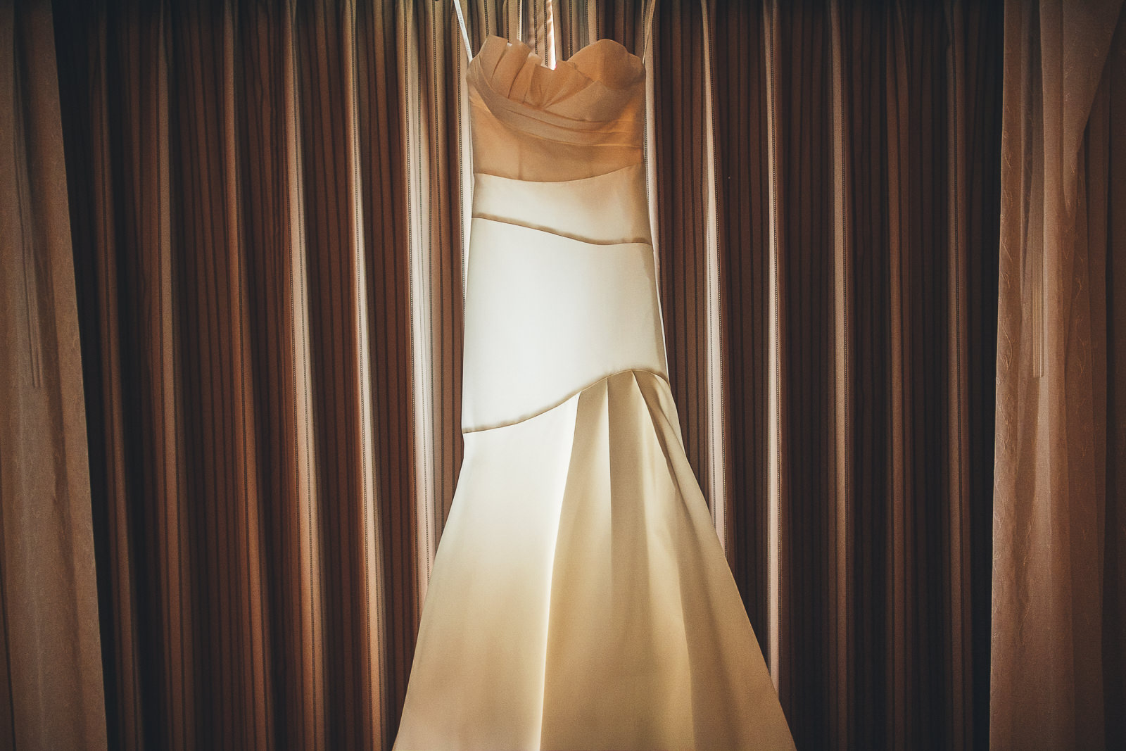 03 wedding dress - Laurel + Nick // Downtown Chicago Wedding Photographer