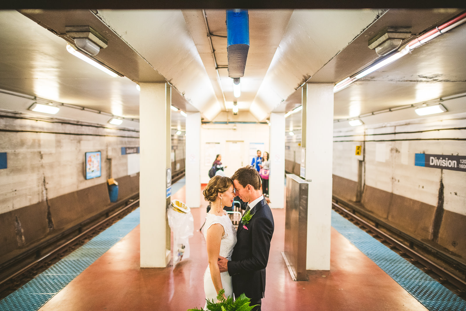 24 chicago wedding photography subway photos - Chicago Wedding Photographers // Christine + Shane