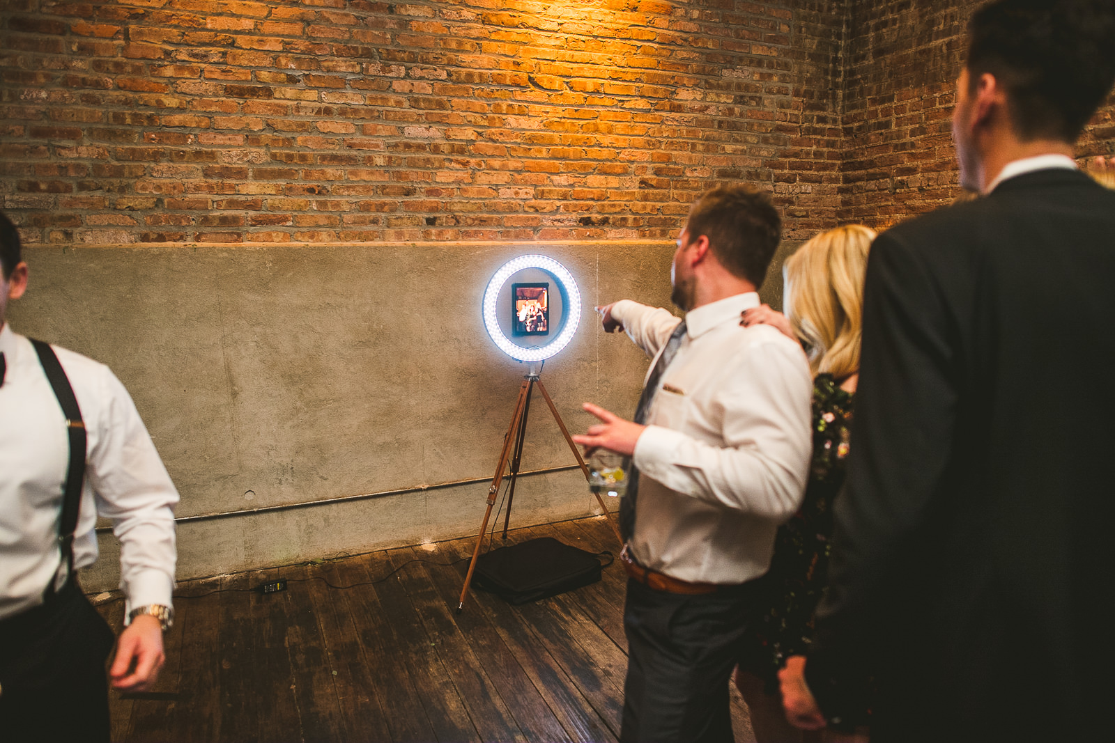 77 epic giffy booth - Chicago Wedding Photography at Gallery 1028 // Courtnie + David