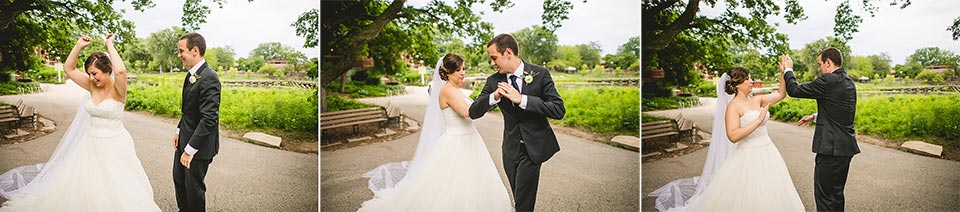62 fun wedding photos 1 - Harold Washington Library Wedding Photos // Kasia + Chris