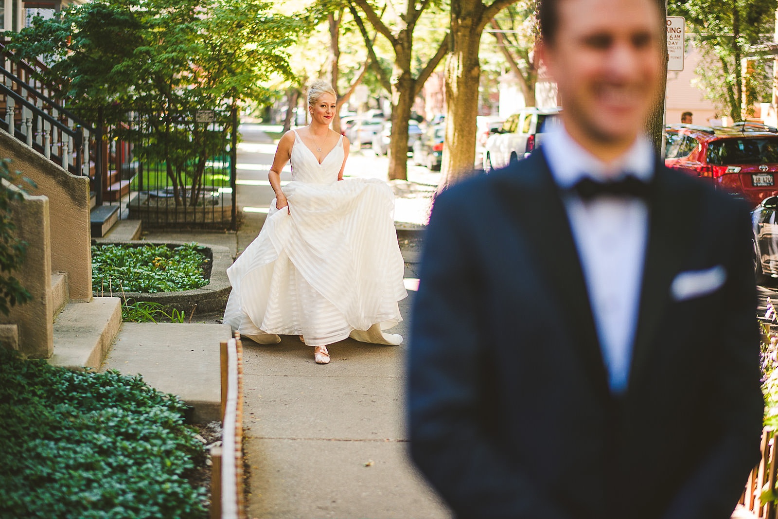 13 first look in chicago - Morgan's on Fulton Wedding Photos // Jessica + Bill