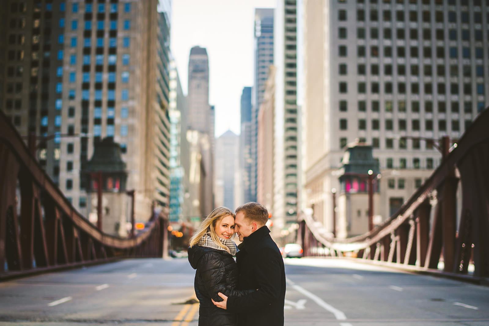 20 unique cihcago engagement photos - The Prefect Chicago Proposal // Eva + Vitalij