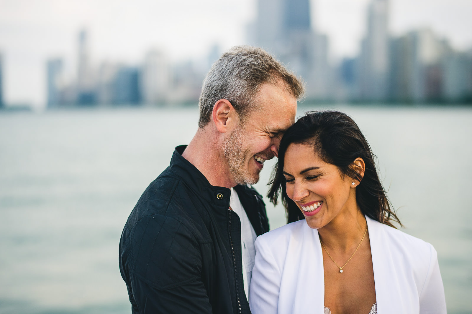 09 downtown chicago engagement photos - Chicago Engagement Photos // Lili + Danny