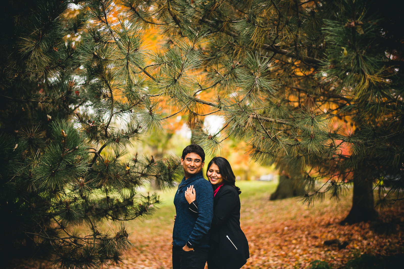 12 fall engagement pics in chicago - Downtown Chicago Engagement Session // Mikita + Singh