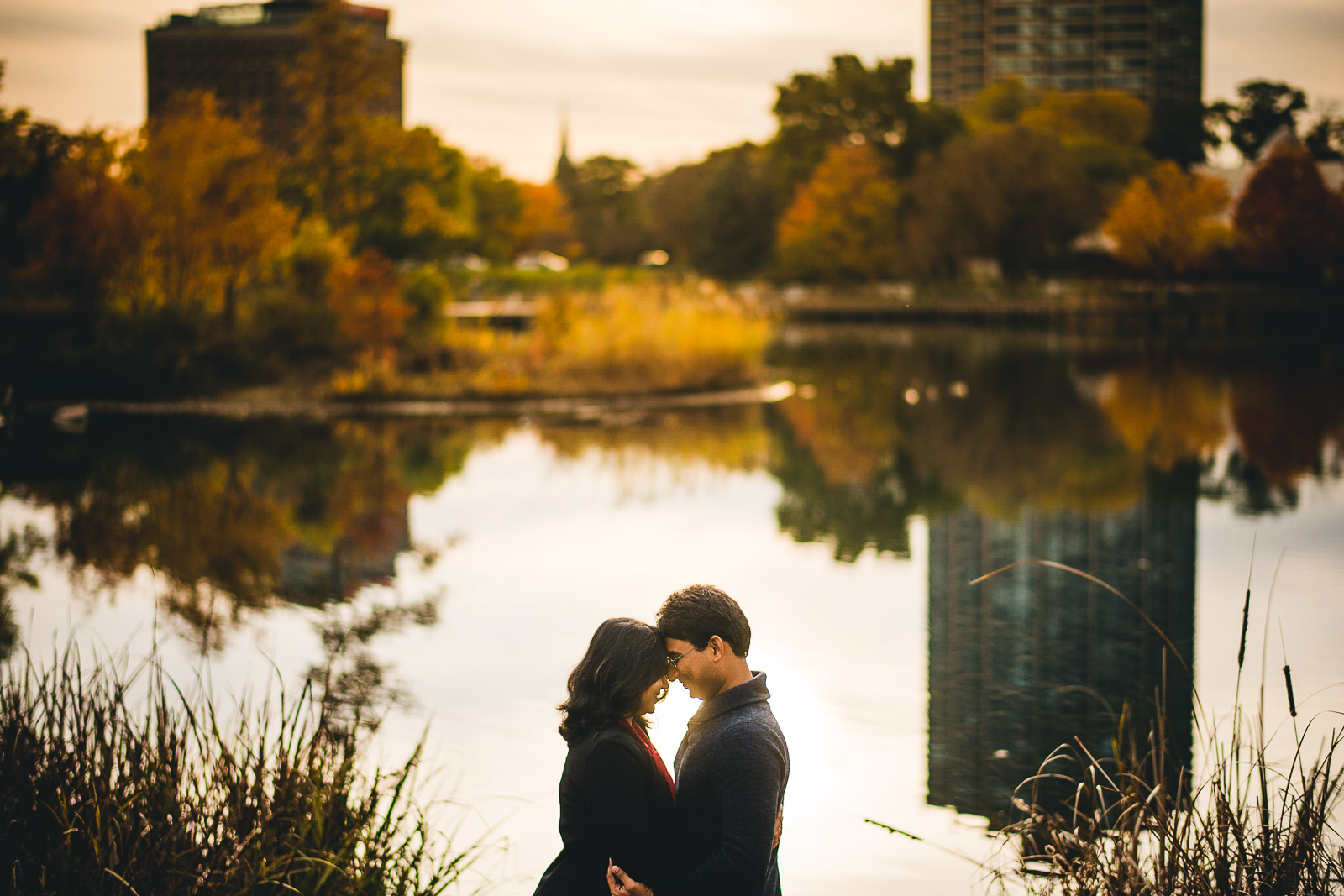 21 fun engagement photos in lincoln park - Downtown Chicago Engagement Session // Mikita + Singh