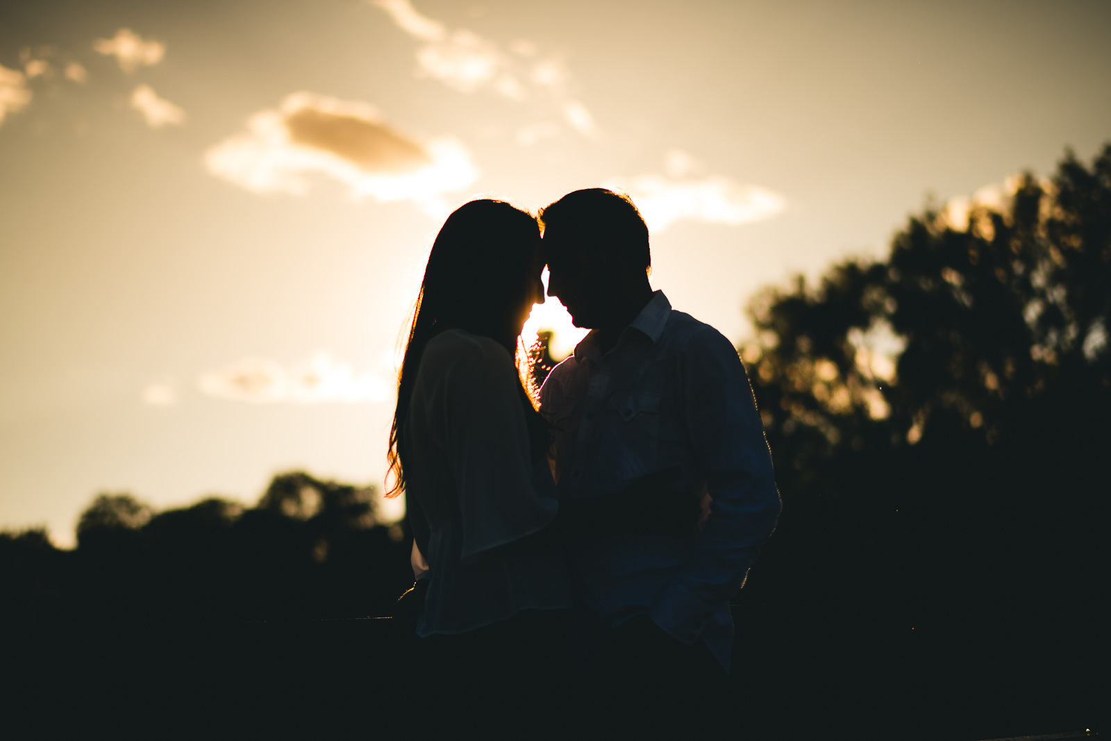 13 sunset engagement session in chicago - Hyde Park Chicago Engagement Photos // Stjepan + Kat