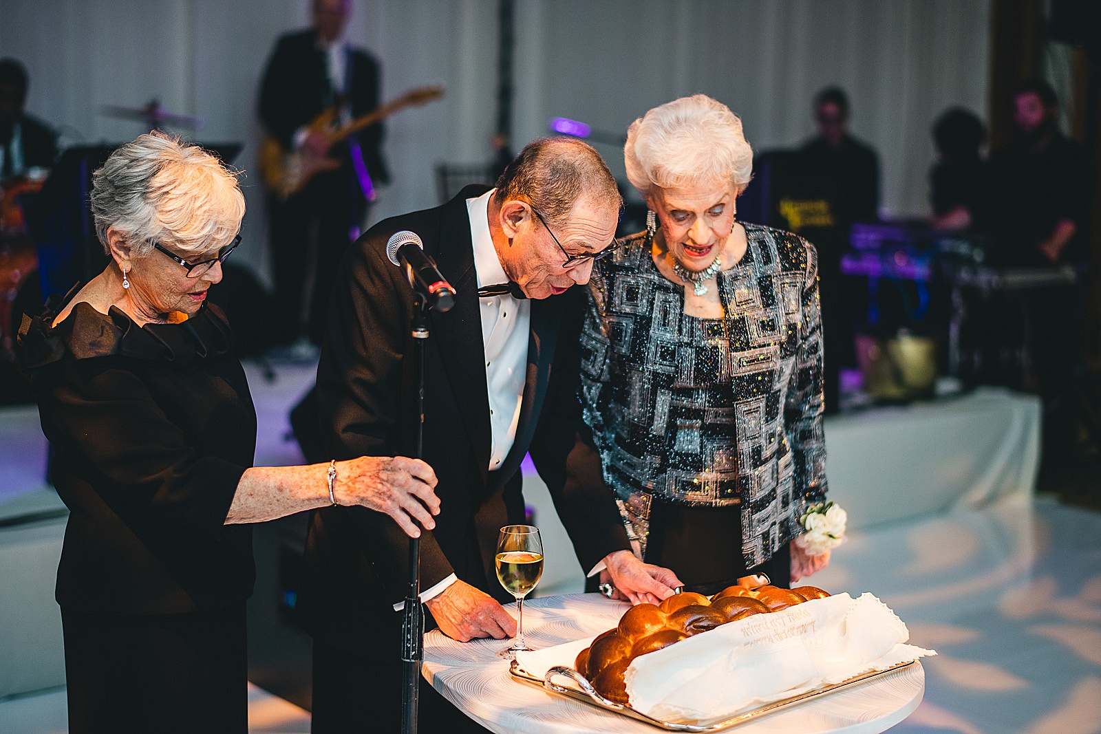60 jewish bread ceremony - Susie + Eric's Jewish Wedding at the Peninsula Hotel in Chicago