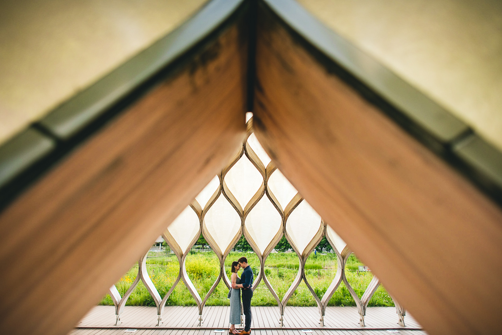 05 creative engagement photos in chicago - Chicago Sunset Engagement Session // Lani + Ross
