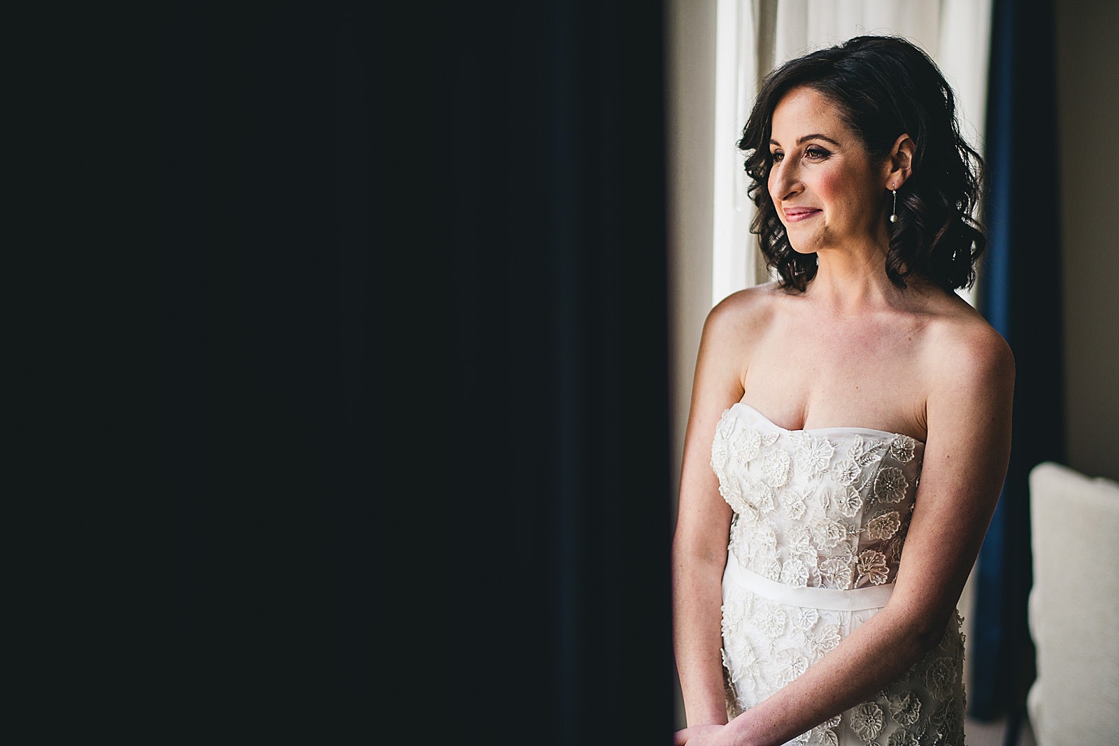 15 best window portraits of bride - Chicago Illuminating Company Wedding // Samantha + Jeremy