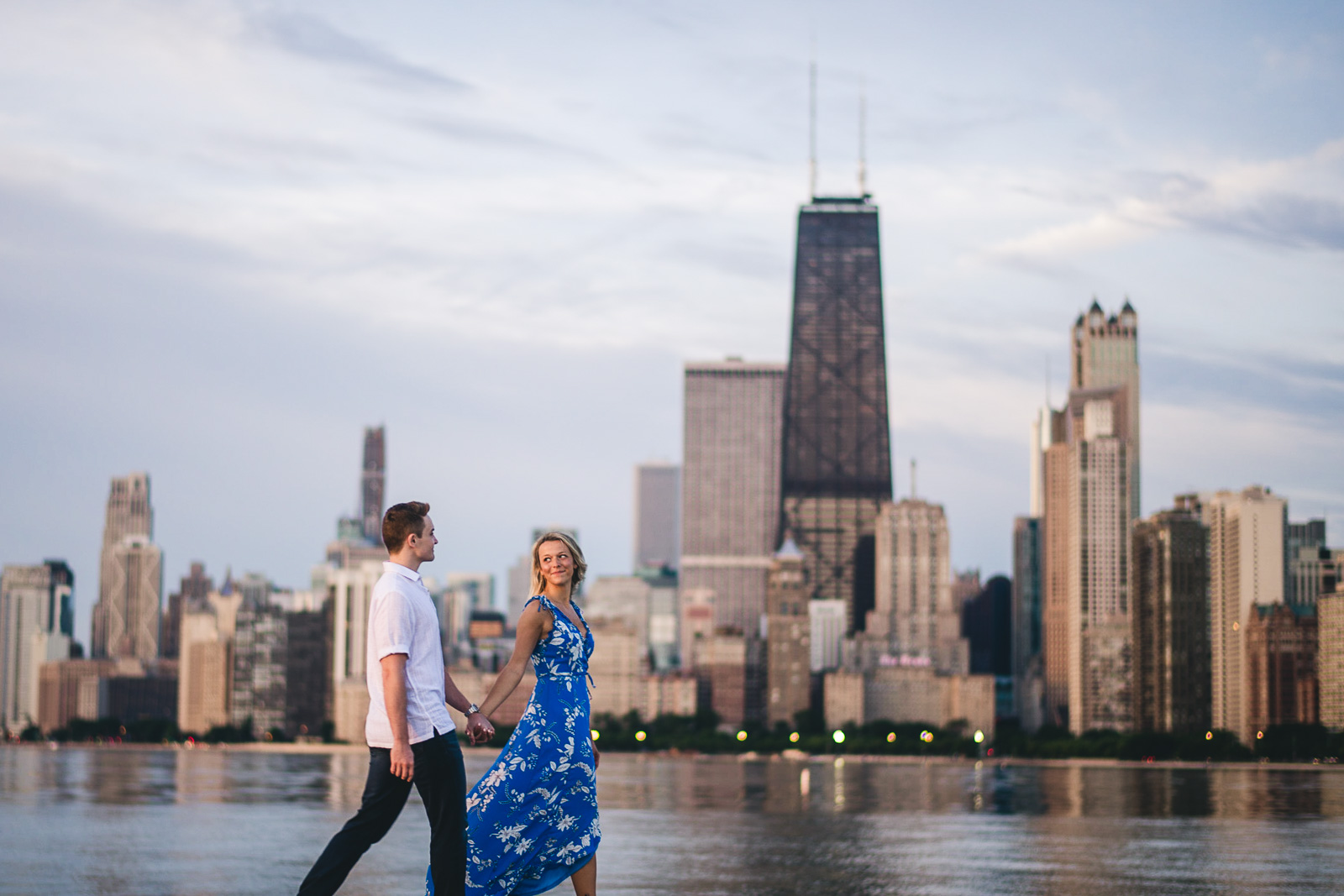 17 best engagement photos with skylines - Sunrise Engagement Session in Chicago // Nikki + Alex