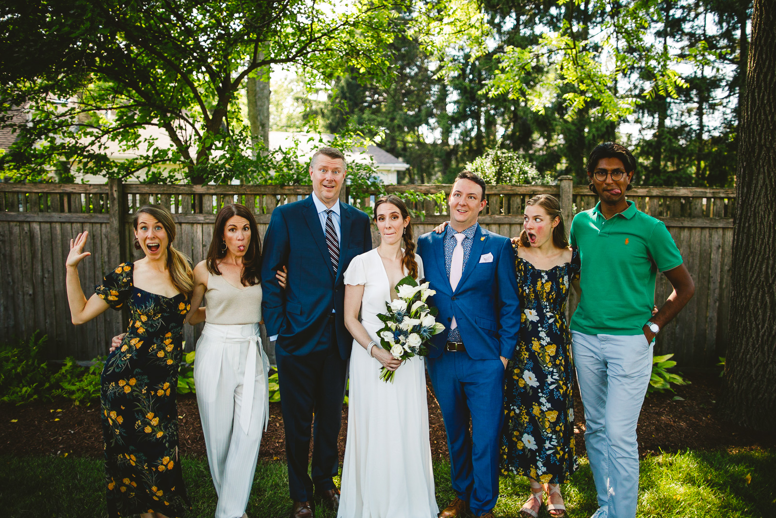 33 fun family portraits during backyard wedding - Amazing Wedding in Backyard // Kristen + Jeff