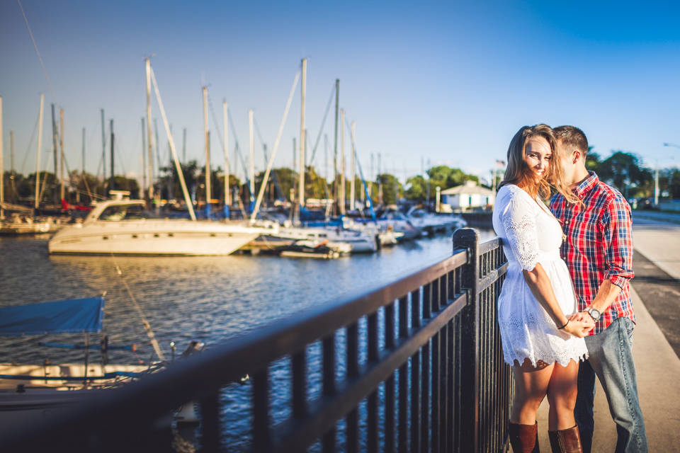 02 chicago harbor engagment session with couple