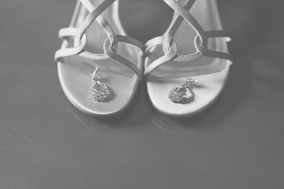07 bridal shoes and earings