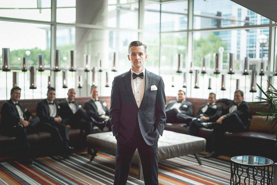 13 creative groom portrait