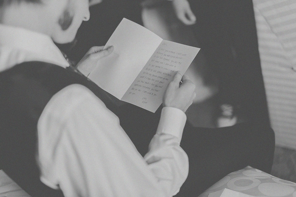 groom reading note