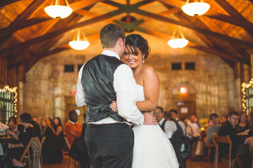35 bride and groom first dance in chicago wedding