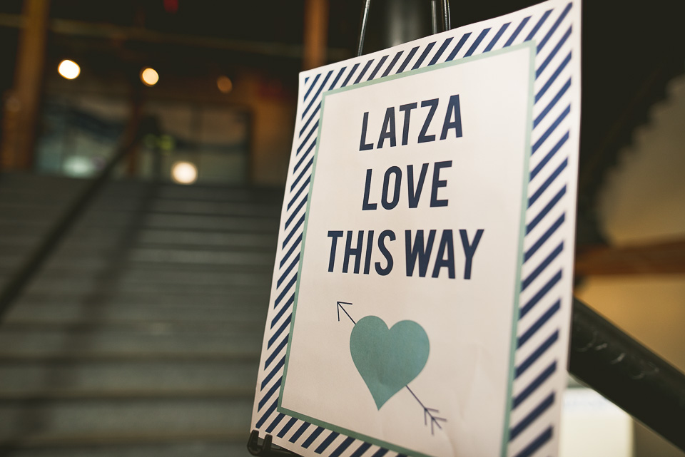 61 latza love sign