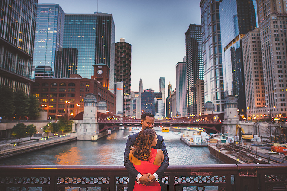 06 engagement photos on the bridges in chicago