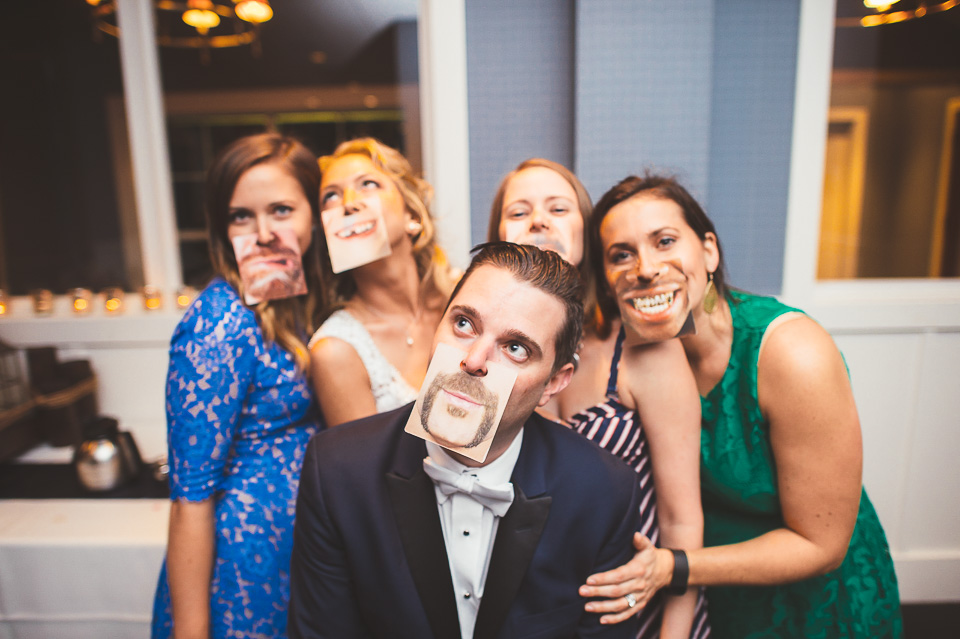 82 funny photos at wedding