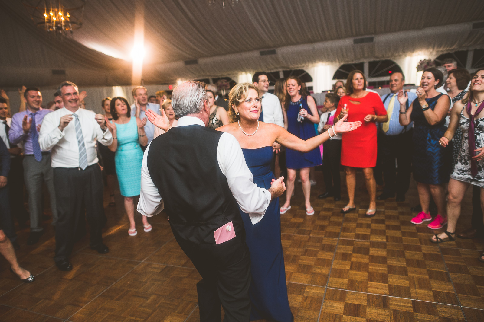 93 dancing at wedding